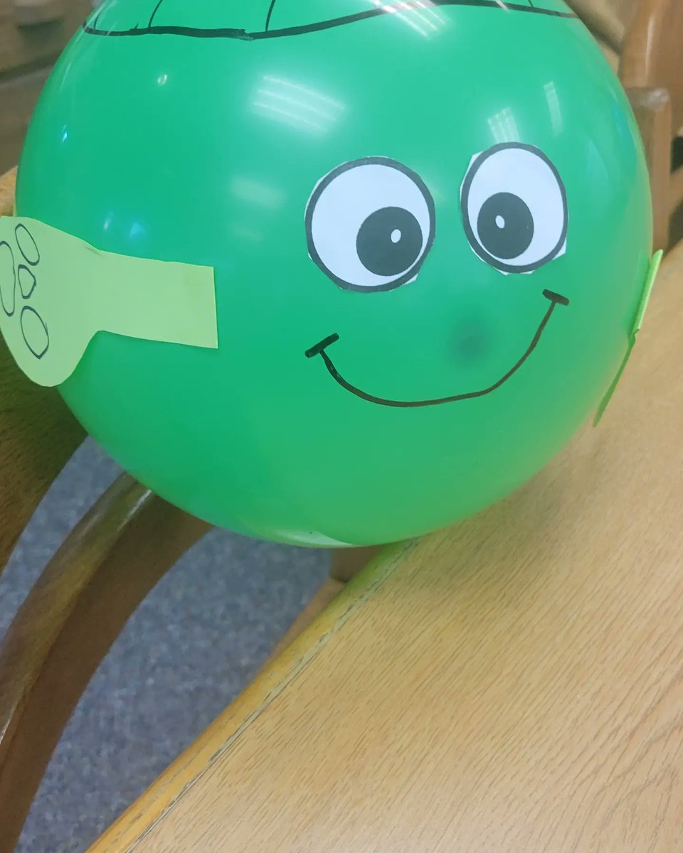 EMSPOWERHOUSE's tweet photo. We read Balloons Over Braodway and designed our own floats to have a parade by coding #beebots. Thank you @KatieAmeigh for coding with us!@ElktonMiddle https://t.co/n3WpXxZFum