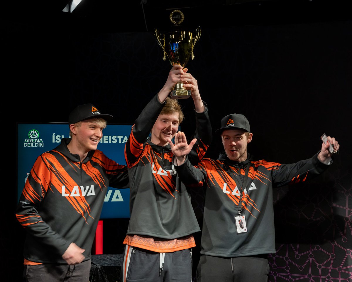 RLÍS S5 DIV &amp; PLAYOFFS CHAMPS!

<a href="/NowCynical/">Sam</a>
<a href="/Vaddimah/">Valdimar</a>
<a href="/orn_brynjar/">Brynjar Örn</a>
@HlolliT

____________

<a href="/WorldClassIS/">World Class Iceland</a> <a href="/Arenagamingisl/">Arena Gaming Ísland</a> <a href="/RLIceland/">Rocket League Iceland</a>