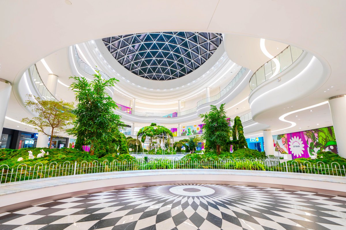 CeramicsOfItaly's tweet photo. The creative possibilities with #ItalianTile are endless; just look at our 2022 #TileCompetition Commercial Winner, American Dream! GH+A Design used a plethora of Italian ceramics to transform the 3.2m sq. ft. property that combines shopping, entertainment, & more under one roof! https://t.co/uqkMDPoN4O