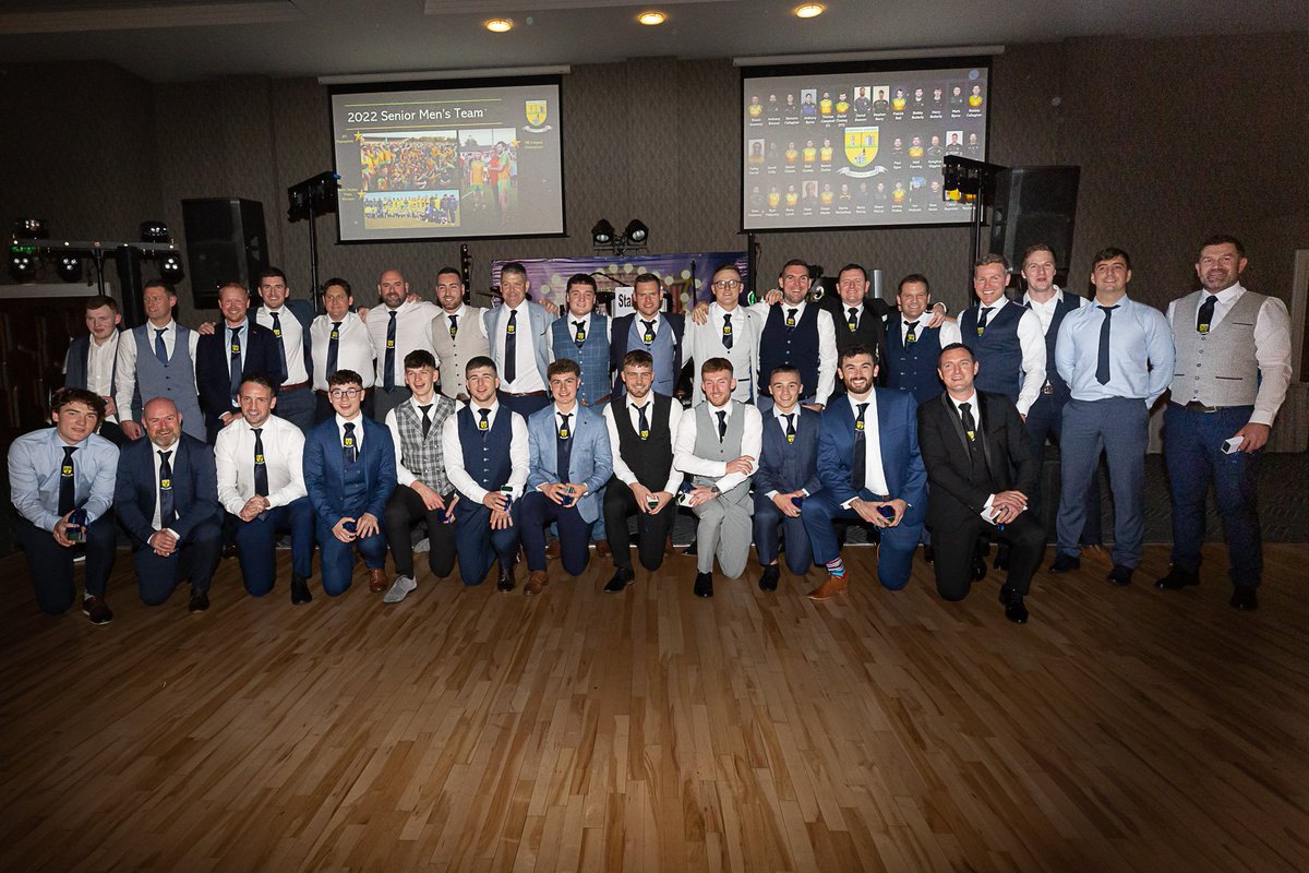 halpenc2's tweet photo. Super night to top off a great year🏆💚💛 https://t.co/nnNiyzx1Pw