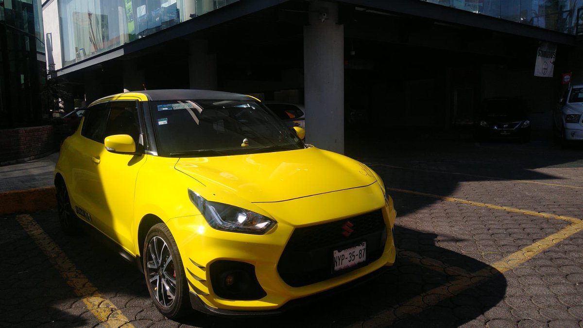 BushidoSuzukiMx's tweet photo. De visita con los amigos de @suzukitepepan en la presentación de la nueva #ertigaboostergreen y apoyando a la #seleccionmexicana 

#suzuki #suzukimexico #zc13s #zc32s #zc82s #zc33s #ertiga #boostergreen https://t.co/p8jVfhUaB3
