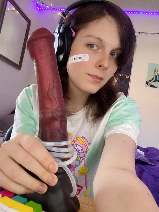 Look at this fucking thing I’m in fucking trouble https://t.co/dpB7YblY00