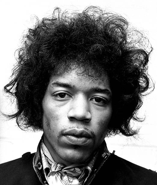 vishmidia's tweet photo. Jimi Hendrix, o gênio da guitarra, estaria completando 80 anos hoje. 

Nos deixou em 18 de setembro de 1970, aos 27 anos 🙏🏾🕊 https://t.co/dTZqFiRXE6