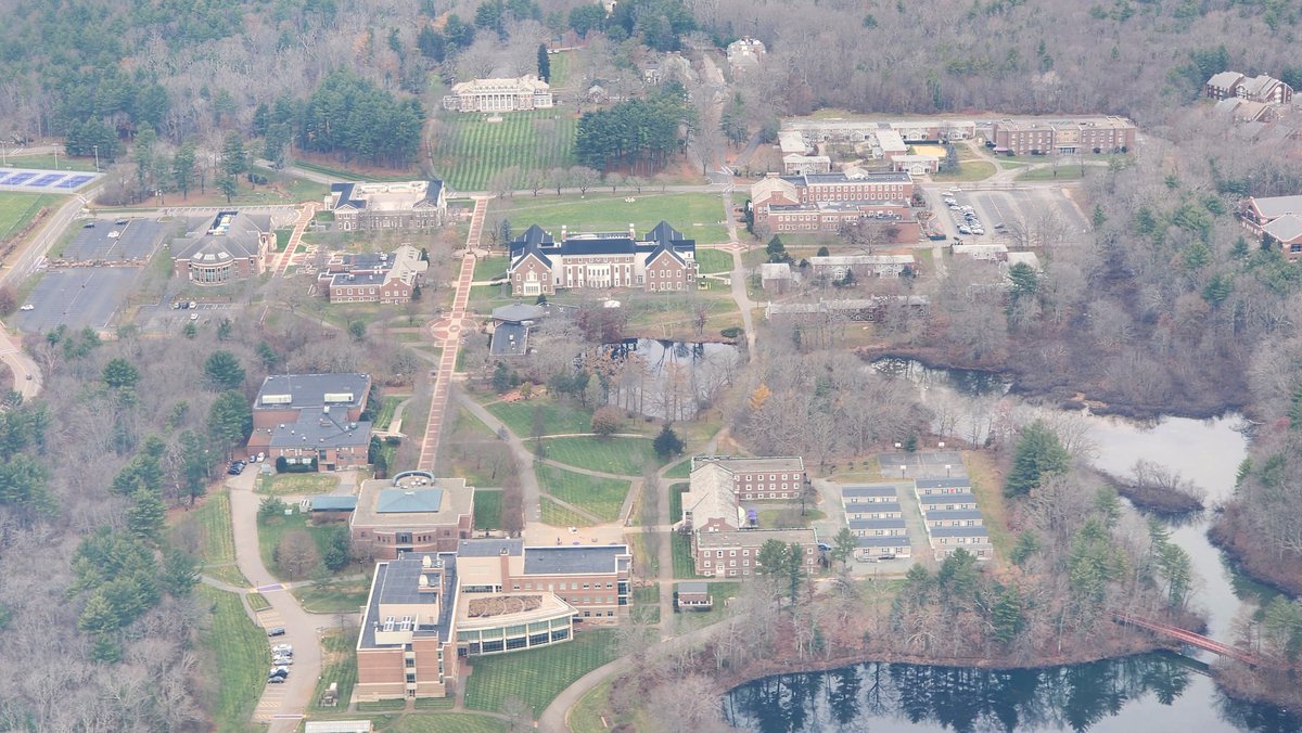 ASalz9's tweet photo. Flying over the @stonehill_info Skyhawks in a Cessna Skyhawk! https://t.co/hVkP7LPM8v