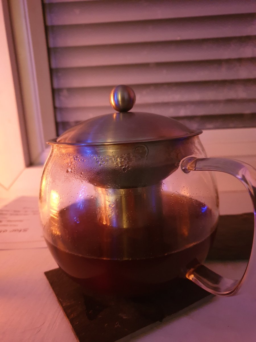 nataliexxxx's tweet photo. Mixture of mullein leaf , liquorice root and African rooibos ...amazing health benefits...Good for menopausal women .and mullein leaf clears the lungs ..thank me later https://t.co/zcZOPkVqqq