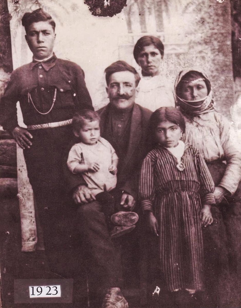 dikranagert__'s tweet photo. Armenian family from Bakou, 1923

Source: Romik Sarkezians https://t.co/M1LXCnUkEs