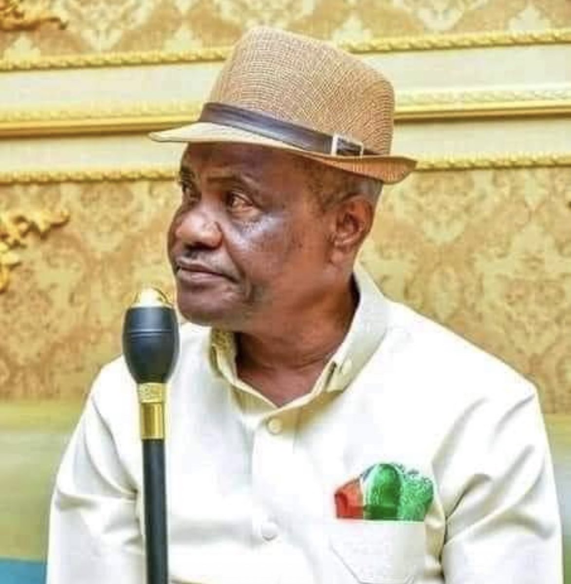 ManLikeIcey's tweet photo. How did Wike go from this to that 😳 https://t.co/tUS8DM1aIl