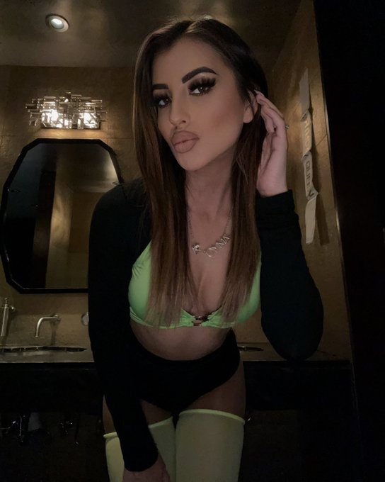 how everyone had a great weekend 😘 https://t.co/CJv0UUwkFm