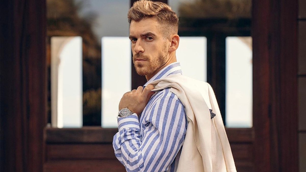 EnzoCustom's tweet photo. Stripes are in, and @huntervought is not a stranger to the timeless patterns.  😎

https://t.co/DnAK5Jxt11 https://t.co/N7sYfX8Ip4