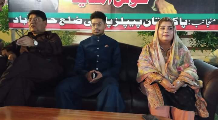 LaLaMuneer33's tweet photo. #Hyderabad
Faisal Abdul Jabbar Khan attended the Executive Committee meeting of PS-64 and PS-65 Constituency regarding 55th Foundation Day of PPP at Sahito House.

#FaisalJabbarKhan https://t.co/IY0CPCQSYz