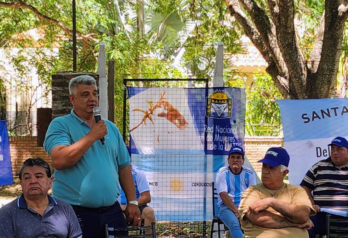 JoseVoytenco's tweet photo. Hoy compartimos un encuentro junto a los compañeros y compañeras de la de Santa Fe. 
Vamos paso a paso, recorriendo las provincias con el Secretariado Nacional, llevando las acciones realizadas y las propuesta de lo que se viene para el 2023.
#UATREFederalSolidariaInclusiva https://t.co/qO6wBnqcoT