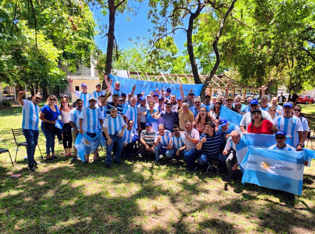 JoseVoytenco's tweet photo. Hoy compartimos un encuentro junto a los compañeros y compañeras de la de Santa Fe. 
Vamos paso a paso, recorriendo las provincias con el Secretariado Nacional, llevando las acciones realizadas y las propuesta de lo que se viene para el 2023.
#UATREFederalSolidariaInclusiva https://t.co/qO6wBnqcoT
