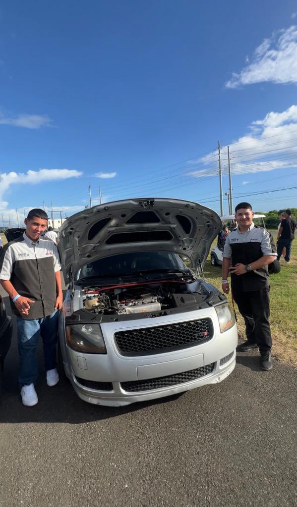 MECHTECHPR's tweet image. Lunes de pases 🚦en Salinas Speedway con los estudiantes activos de Mech-Tech College. Buen ambiente y tremenda competencia.