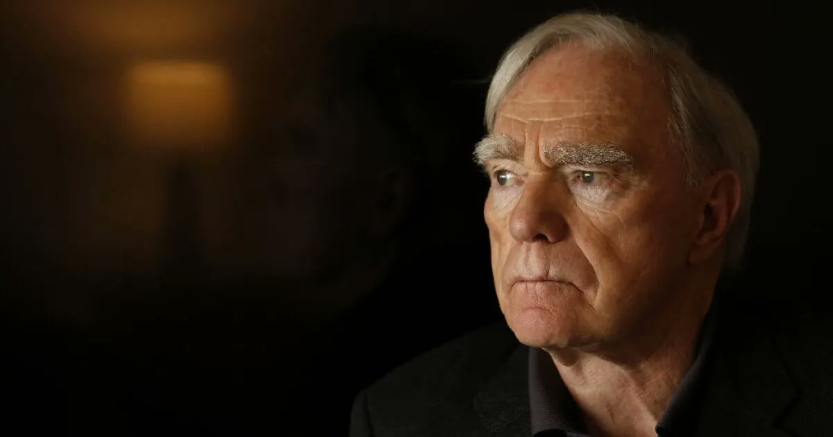 eason_kyle's tweet photo. “The cinema as an art form is shriveling...It’s true that the director’s interpretation is the difference between a good film and a great film. But the difference between a good film and a bad film is the writer.” Robert McKee on modern storytelling https://t.co/oBvZcVswkL https://t.co/pgsyUgPVgW