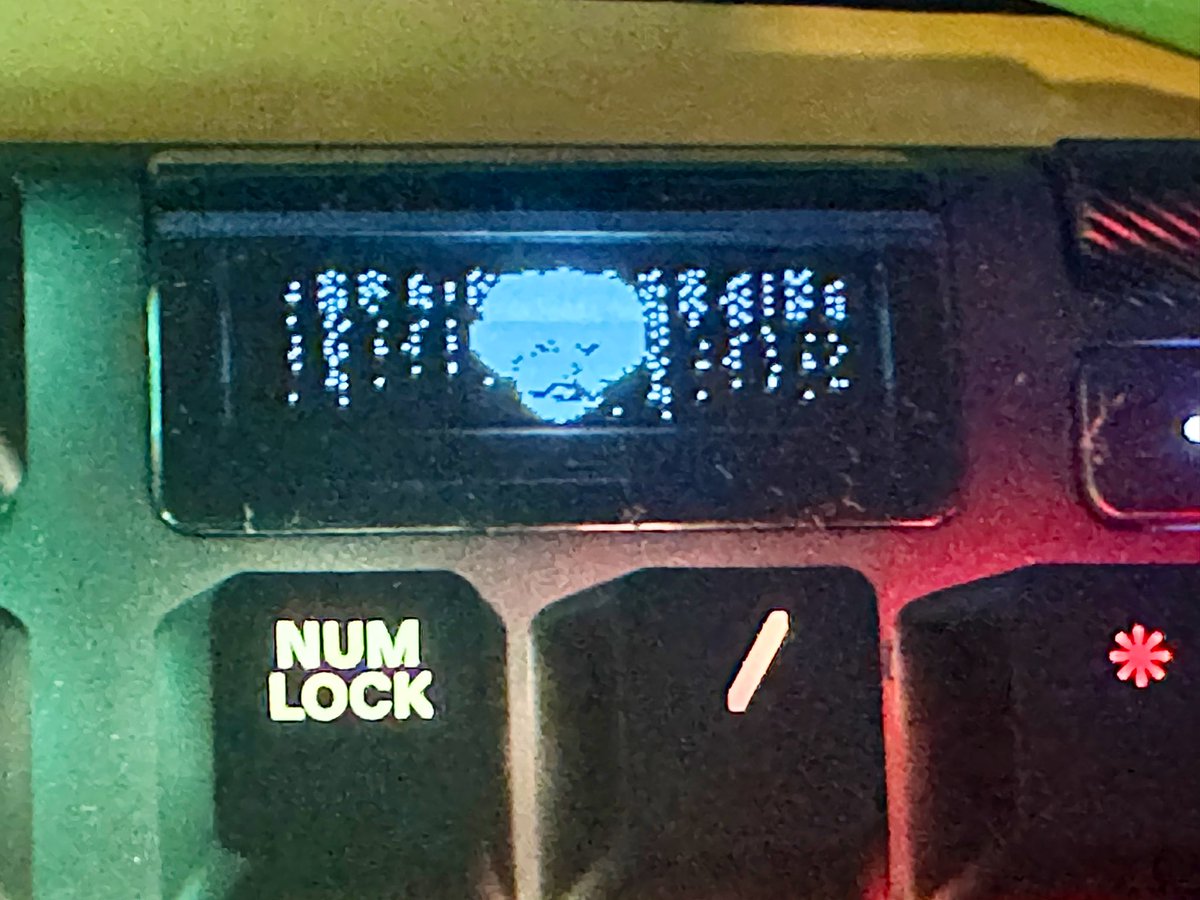 StoneOfBilvis's tweet photo. Saw this and attempted to make a thing based on it to put on my keyboard. Didn’t work as well as I’d hoped but you can still kinda see it’s #Drong https://t.co/HF1DO1bWRl