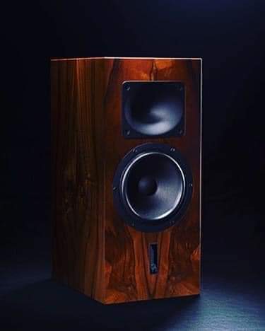 Berny2876's tweet photo. Tempesta 17 bookshelf by Blumenhofer acoustics, compact form amazing sound #hornloudspeaker #bassreflex #compressiondriver  #beautifulhandmade #bigsound #realmusic #enjoylife #enjoymusic @tafosaudio https://t.co/zbcgDcaGIN