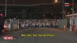 olhaoqueelefezz's tweet photo. E a torcida da Alemanha começa a protestar na frente do CT https://t.co/pRn1fZlEZF