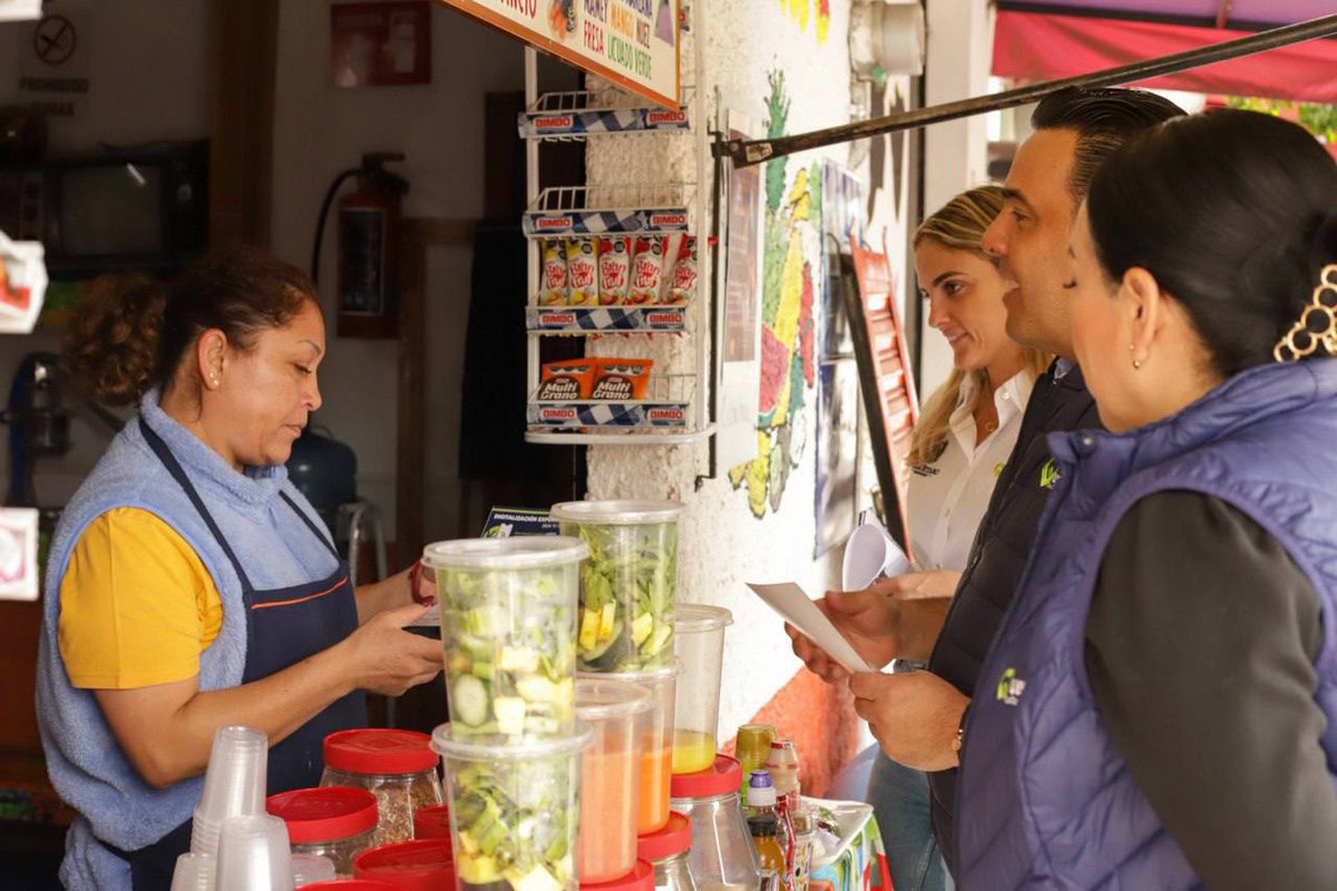 Durante la pandemia 🦠 muchos negocios pasaron a plataformas digitales para mantener sus ventas. 
Por eso es que invitamos a los negocios a unirse a las capacitaciones de Digitalización Exponencial para impulsar su emprendimiento y nadie se quede atrás. 👩‍💻 bit.ly/3VihW9a