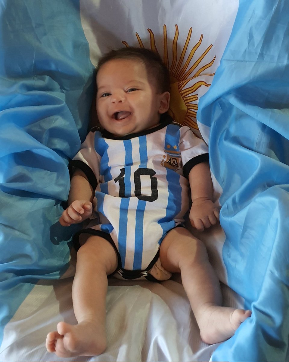 nr_nano's tweet photo. Mi rey mas pequeño! https://t.co/c17YwSS4dJ
