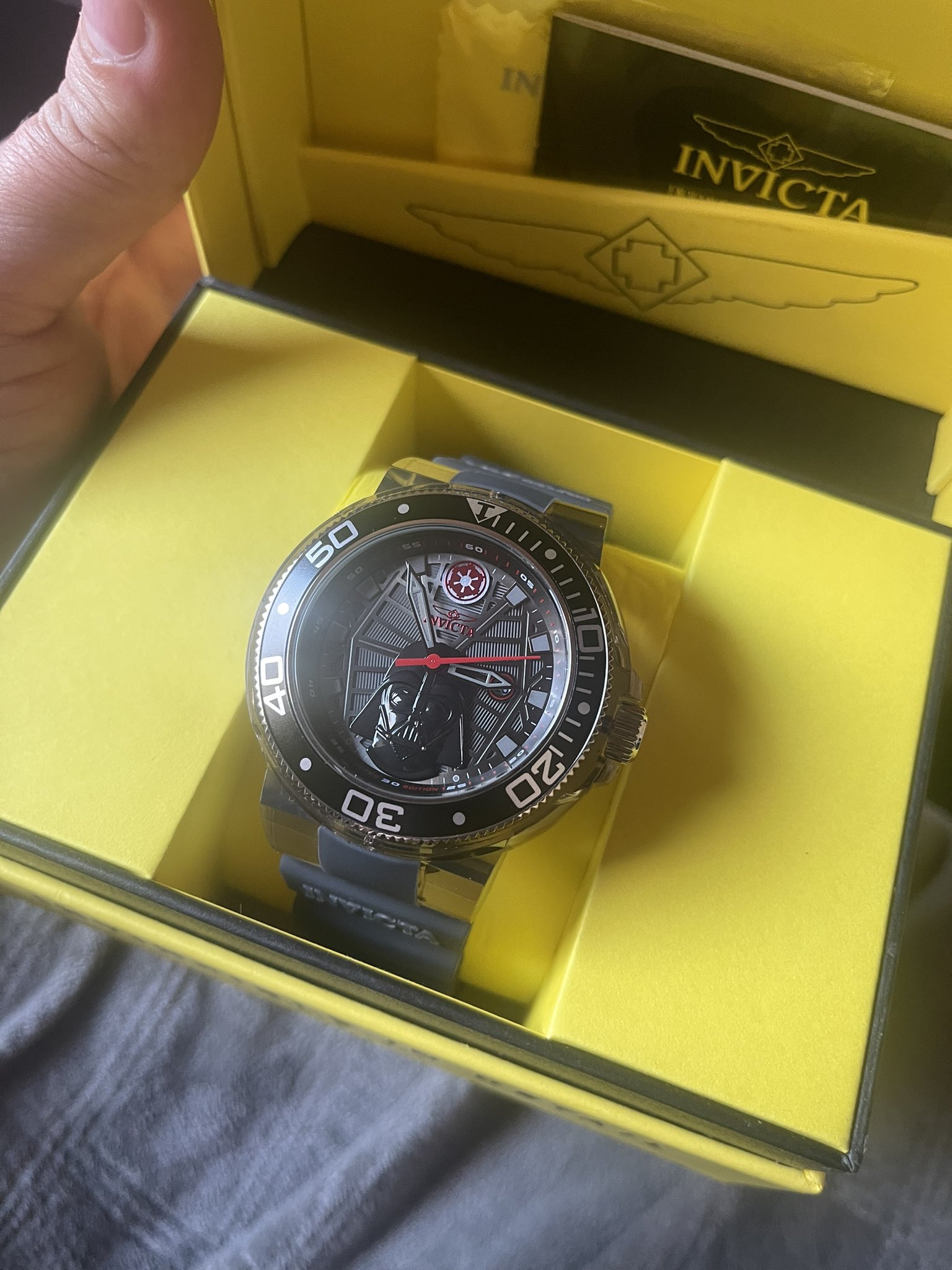 圧倒的造形美☆レインボー INVICTA Subaqua 34149 www.cicc.ky