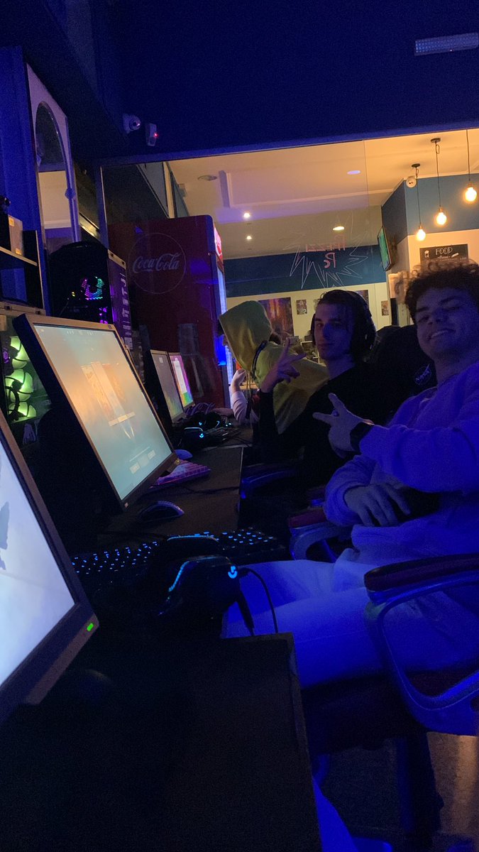 Post Games week <a href="/ToxAres_/">90s Tox_</a>  @Lu1ss_val @LoomAVL <a href="/Alernex_/">Alessandro Oricchio</a>