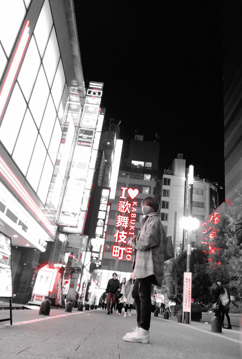 Rui_clubeve's tweet image. 皆様本日もご来店ありがとうございます！
我らのEVE春輝社長のバースデー２日目も大盛り上がり！
来て頂いた姫様ほんとありがとうございます！
来月12月9日は俺がバースデーだ
全力で頑張ります！
次の火曜日の締め日はナンバー取りに行きます！
#歌舞伎町 #ホスト #CLUBEVE #エルコレ #春輝社長生誕祭