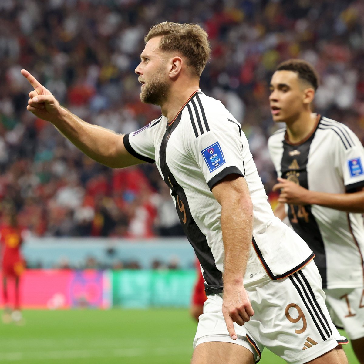 Niclas Fullkrug keeps Germany in it! 🇩🇪

#FIFAWorldCup | #Qatar2022…