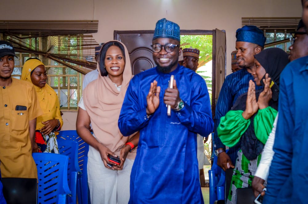 TorchbearersN's tweet photo. Mrs Oyeyemi grew from being a youth corp member to becoming the manager/executive director of an international school within four years. https://t.co/EJv3w4Q2Y3
