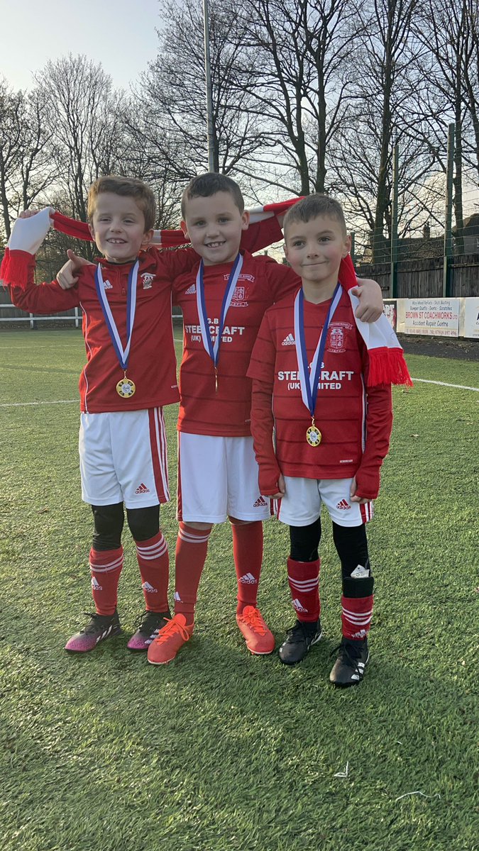 ashgarrett_'s tweet photo. Last game of the season for Charlie and his team ⚽️ then a presentation afternoon to celebrate how well they have all done 🥰 

#johnstoneburgh https://t.co/P5mMpRIApe