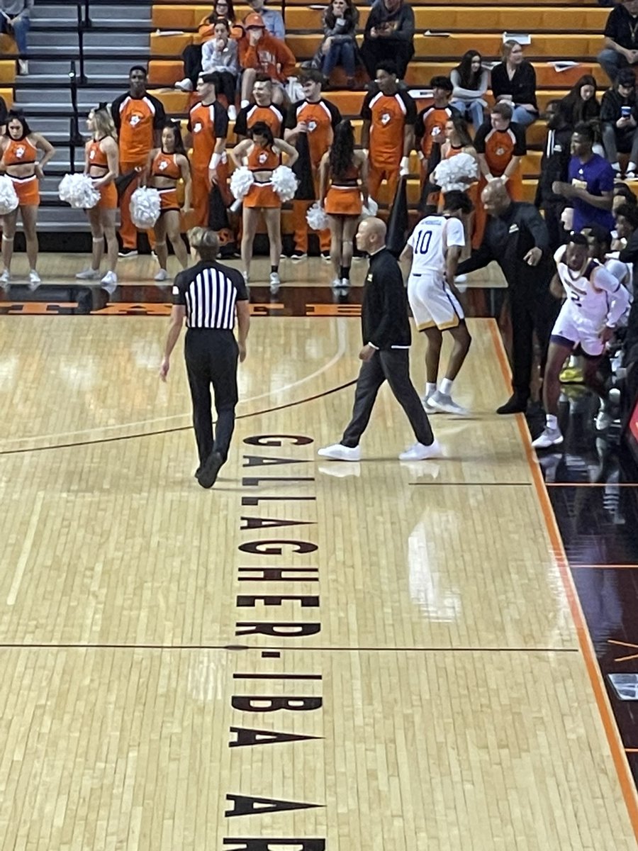 aggiette's tweet photo. Is this ok? Prairie View A&amp;M coach on the court, in the way all of the first half? @OSUMBB @cowboyvoice https://t.co/7hTBimg0Nc
