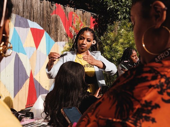 CFBGPod's tweet image. Smiles make the world go round 

Photo by @_photojay 

#CareFreeBlackGirl  #afrotech2022