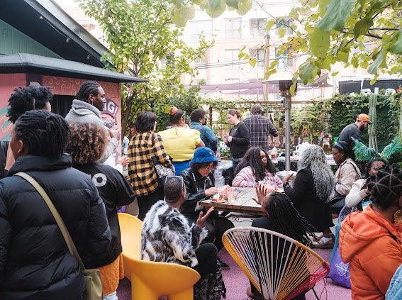 CFBGPod's tweet image. Smiles make the world go round 

Photo by @_photojay 

#CareFreeBlackGirl  #afrotech2022