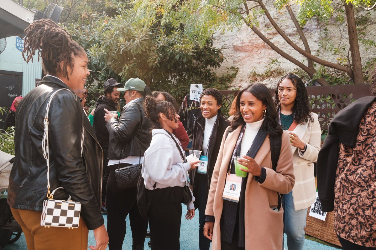 CFBGPod's tweet image. Smiles make the world go round 

Photo by @_photojay 

#CareFreeBlackGirl  #afrotech2022