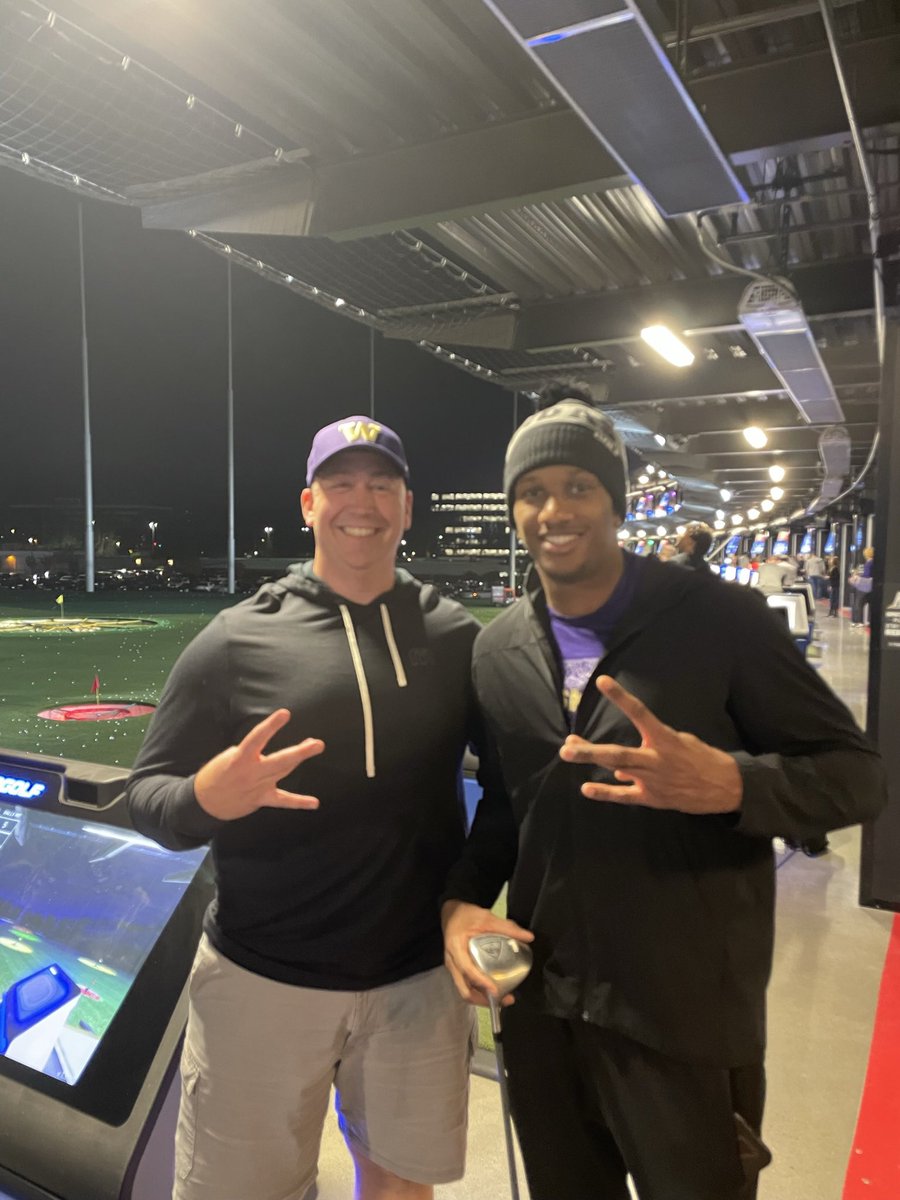 JoshuaBucking12's tweet photo. Got the opportunity to hang with @themikepenix #PenixForHeisman and @hampton_dom playing some Top-golf back in October. They Made a fun evening so much more memorable and enjoyable. Thank you @montlakefutures for a great event!! Congrats @UW_Football on a great season #letsgoman https://t.co/jKck8jYmt1