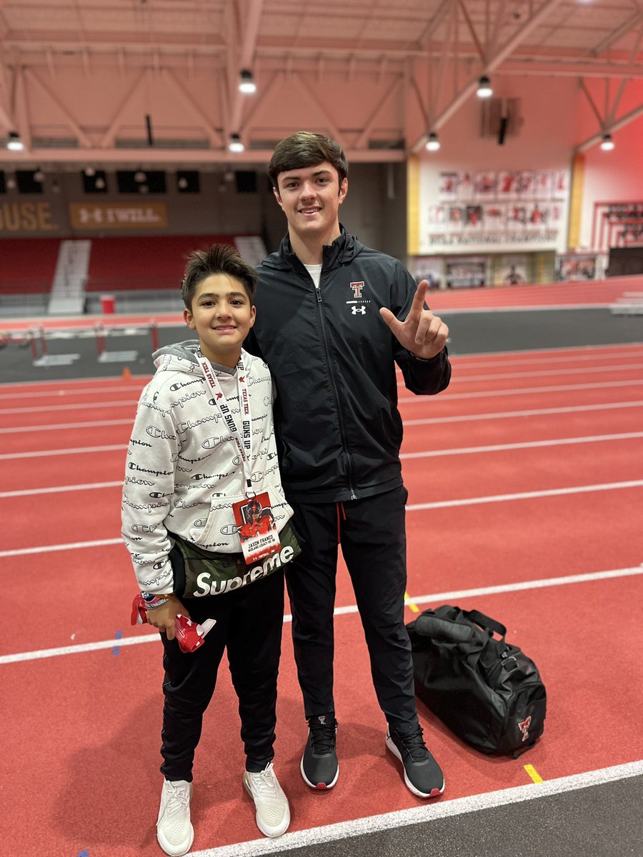 Visit to Texas Tech was a blast yesterday! Great atmosphere! Glad I got to see my friend @wesleysmith_7 play and meet @BehrenMorton Thank you @jkbtjc_53 for the invite. @QBHitList @TrustMyEyesO @QBUniverseQBU @TexasTechFB @806hsscmedia @ScottRapp17