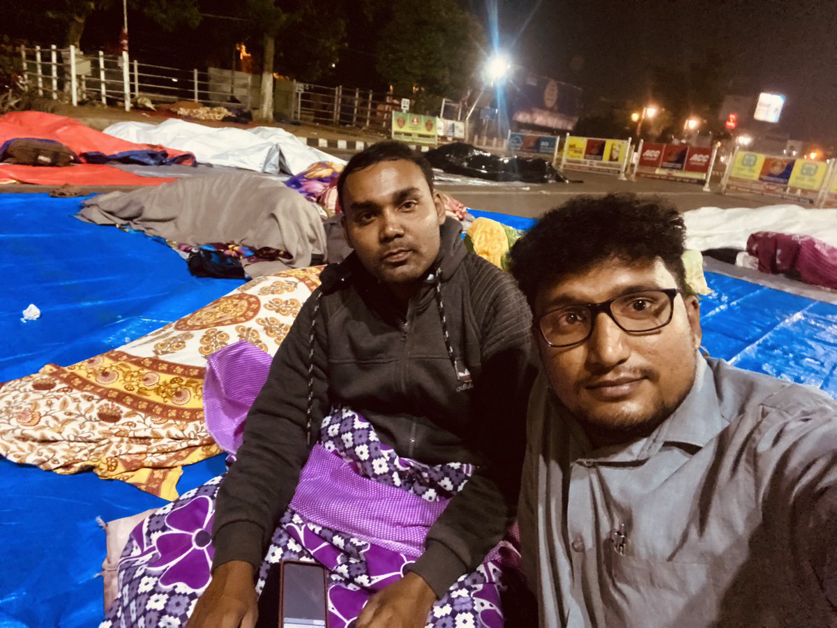 MNPadmalochan's tweet photo. @Naveen_Odisha Sir 🙏
Place -PMG square Bhubaneswar 
Time -2.15 Am
United Primary Teacher Association Odisha 🙏
#AbolishContractualSystem_JUNIOR_TEACHER 
#6yearIncreaments
#centralpay
#Oldpensionscheme 
@otvnews 
@kanak_news 
@NandighoshaTV 
@uttammohanty56 
@bibekbehera961 https://t.co/NGawVXAWMy