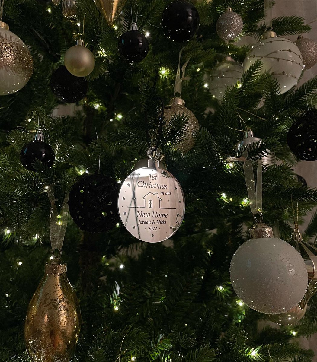 NikkiMcNeil1's tweet photo. Our first Christmas tree ✨🎄❤️ https://t.co/X7Kc98YUx4
