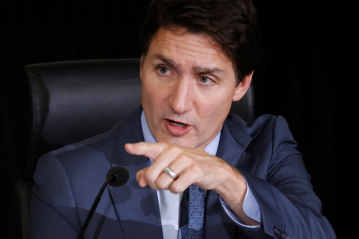 DanKnightMMA's tweet image. BREAKING: Justin Trudeau approval rating drops to 38% with 54% disapproving of his performance 

This comes off of public calls for his resignation due to his poor performance at #POEC where many analysts believe he had other means at his disposal other then the EA

#cdnpoli