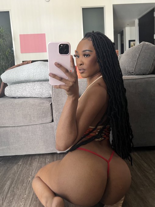 fuck, marry, or kill? 😜 https://t.co/e49GdB6EYc