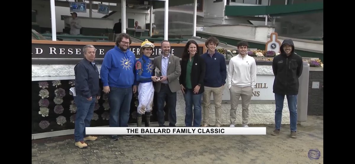 Jblairracing's tweet photo. Sono Groto closes to take the 5th @ChurchillDowns for Conch Racing @hella56 🐎 Excellent ride by Morales 💪 https://t.co/IOXgYfyIWO