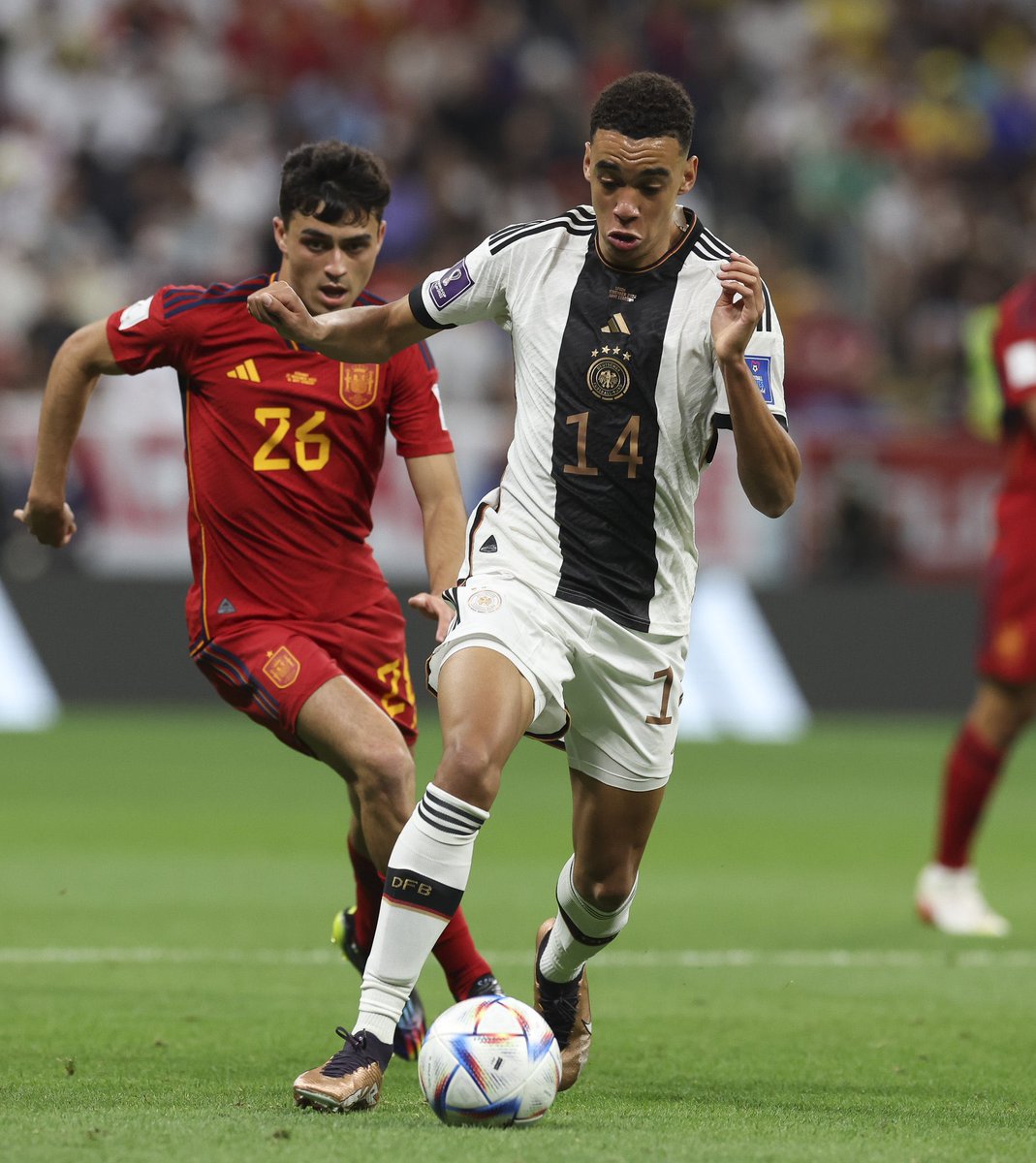 Between Pedri and Musiala who had the better game tonight 👀

I think Musiala edges this.

#Qatar2022onMG