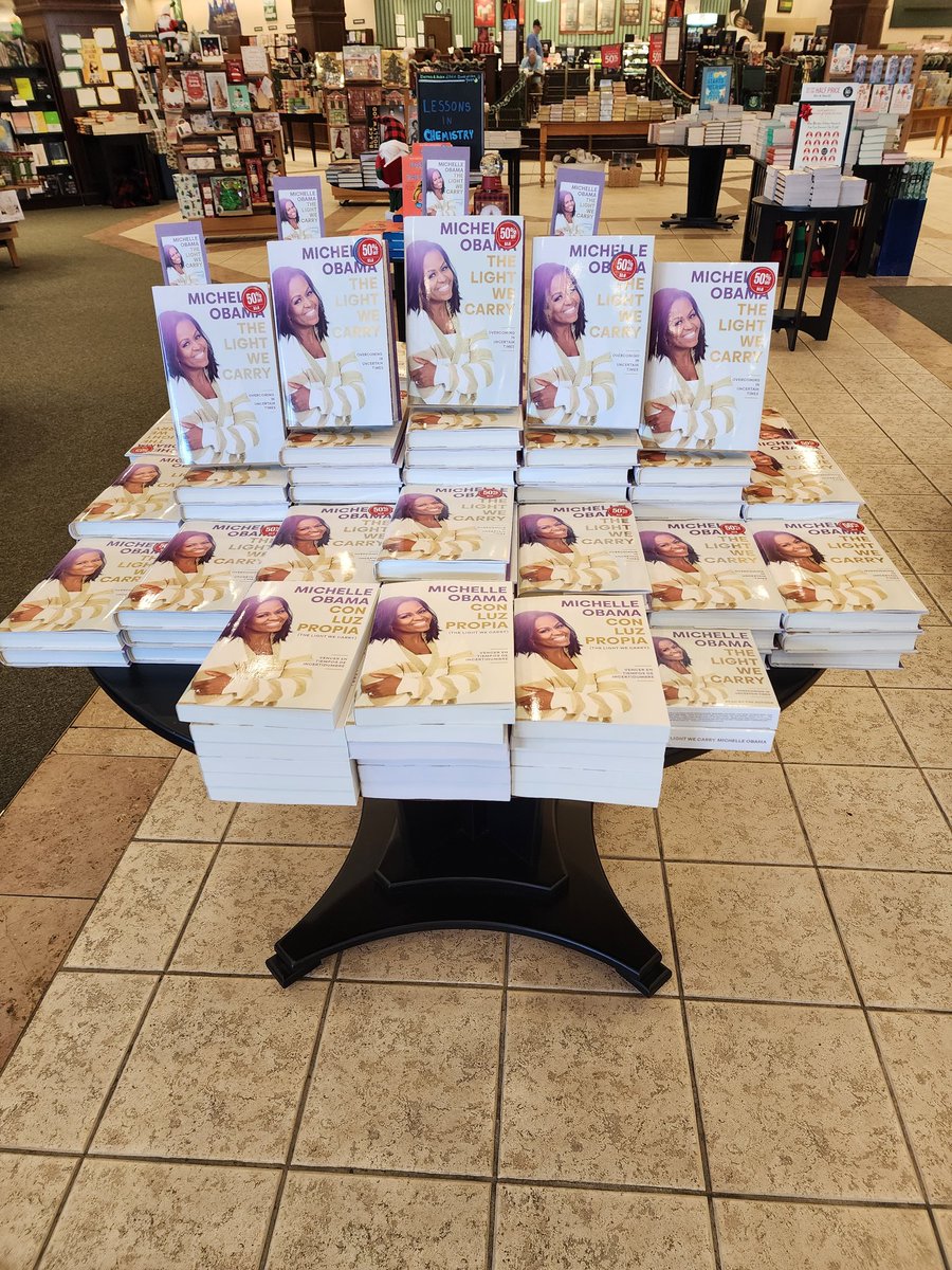 LobueMarisa's tweet photo. Barnes &amp; Noble in the Champion area has a whole table full of #BigMikes new book. That will be a #HardPass for me, even at 50% off! 
#IWillPass
🤦‍♀️🤦‍♀️🤦‍♀️🤦‍♀️🤦‍♀️ https://t.co/F7tFcERrfB