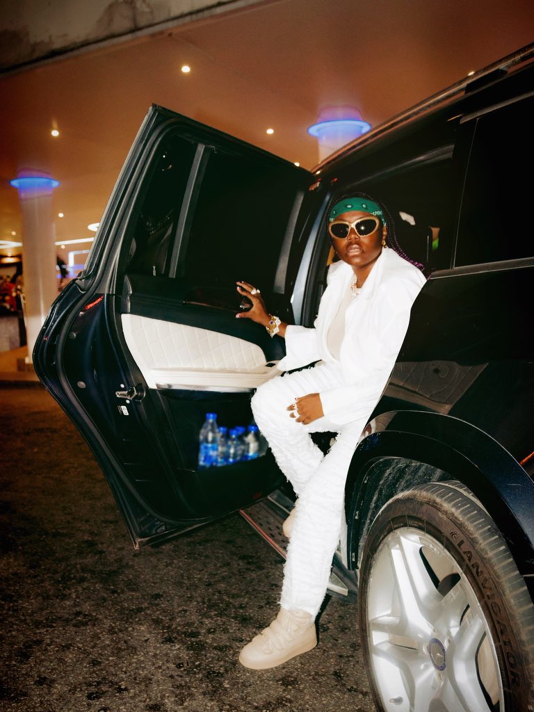 TeniEntertainer's tweet photo. Baby I'm GONE... 🌐 https://t.co/hEzOcZvMFx