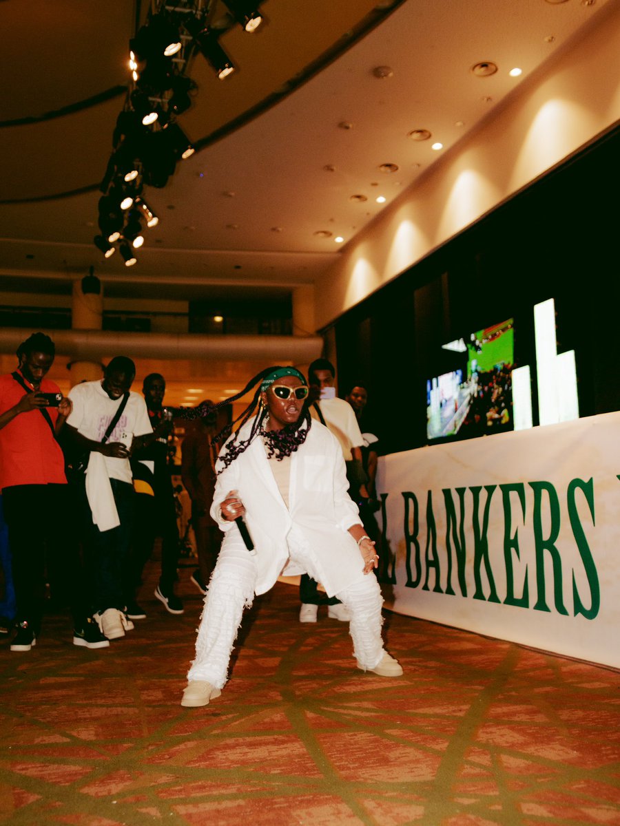 TeniEntertainer's tweet photo. Baby I'm GONE... 🌐 https://t.co/hEzOcZvMFx
