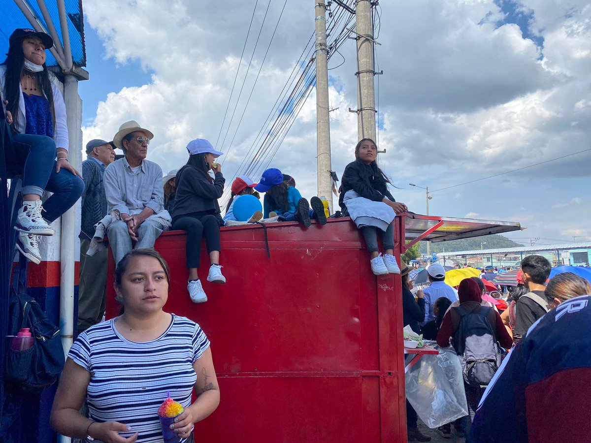 AlejandraBaca24's tweet photo. La cantidad de gente en el evento era demasiada.
#fiestasdequito #tribunadelsur #confraternidad https://t.co/dyOPIT2JtI