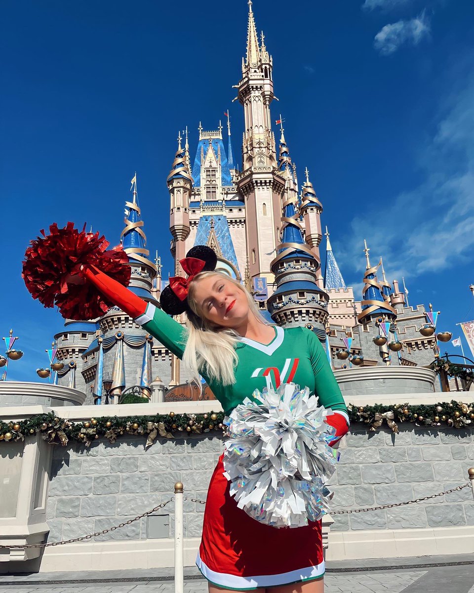 plhscheer's tweet image. Kylei and Kacies All-American performance in the Varsity spirit spectacular at Disney World!