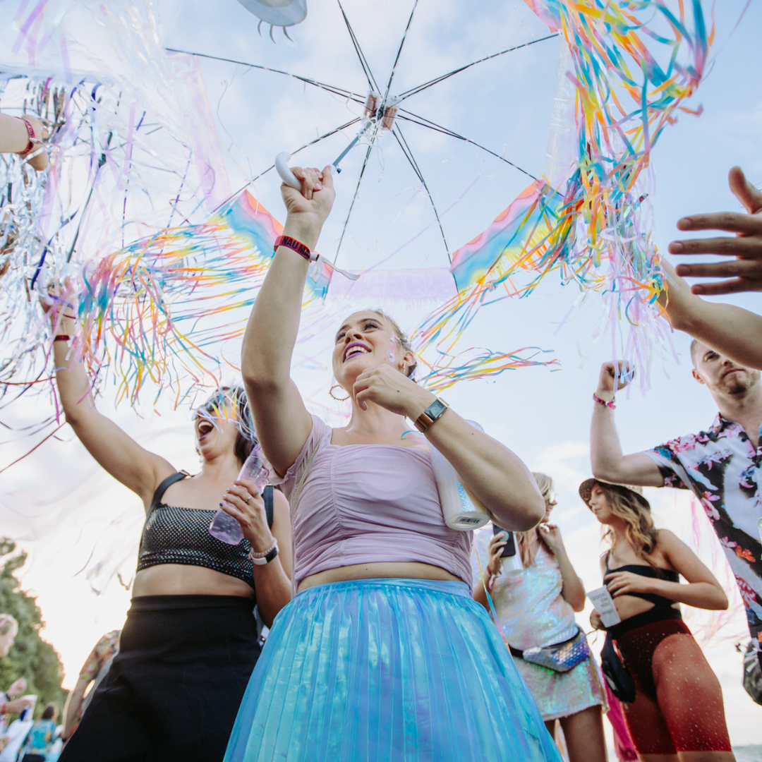 Splore's tweet photo. A costume that is simple, functional, and reusable! Stay beautiful Splorers! #CostumeRev 🌈

📷 @danescottcreative https://t.co/gOicrAlOnZ