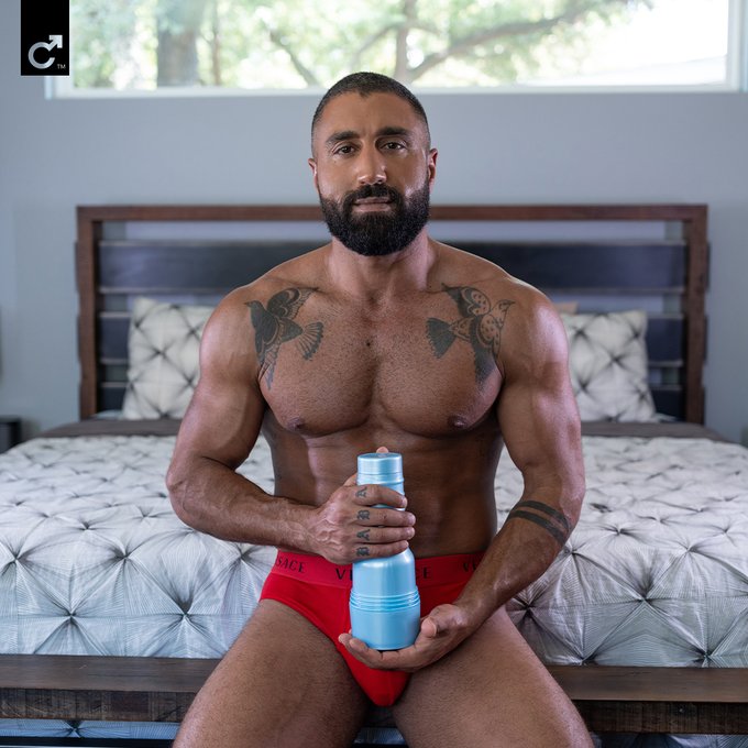 You've lusted after him for years & now this sexy Persian top is yours to take home! Welcome @TheSharok