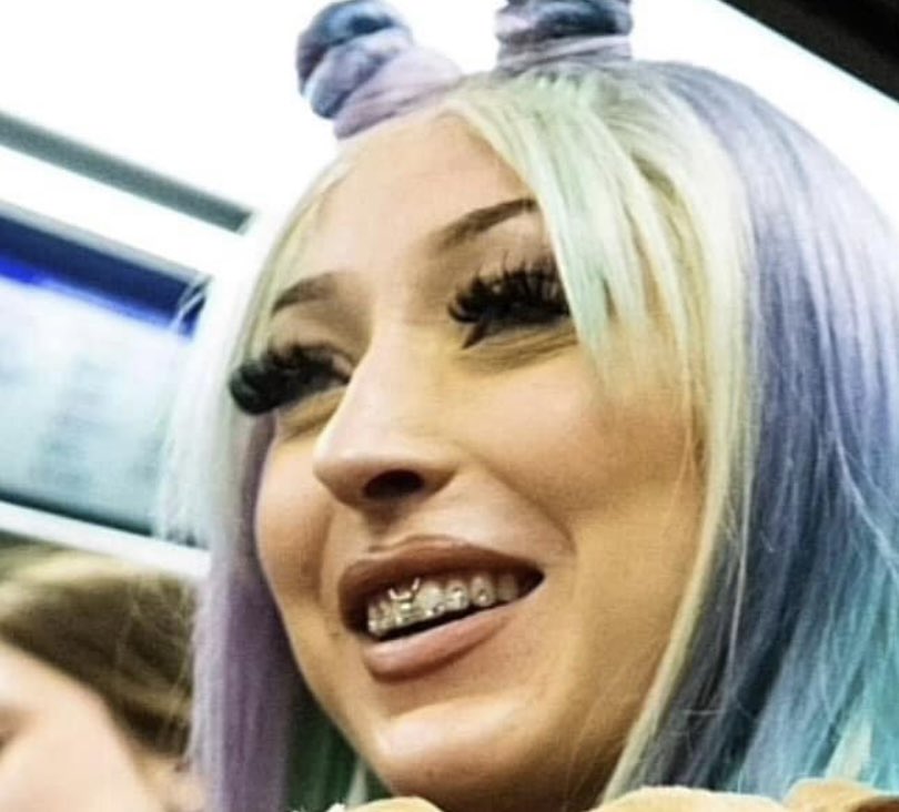 APchris06's tweet photo. Ces déchets d’influenceurs et rappeurs Rop et Rocka #FrenchRapQueen ont maltraité leur chiot
Pattes fracassées, corps parsemé de plaies et des cicatrices de cigarettes et d’acide
fractures du crâne, des mandibules, de la hanche, du genou, des doigts de ses pattes https://t.co/8OO9VLmR3t