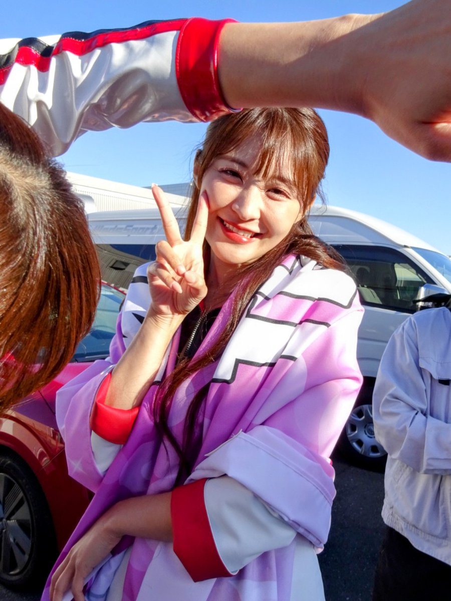 MIO1211kaz's tweet photo. 美乃里さんとの甘い時間を邪魔されたww

#NBGF #今田希 #佐々木美乃里 #S耐久 https://t.co/khKstBxFUl